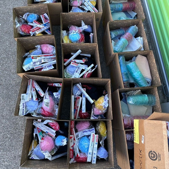 🎁 35 items! Skippy Claus for a Cause – Adult Donation Box (Shipped to YOU!) 🎁 - Picture 6 of 8